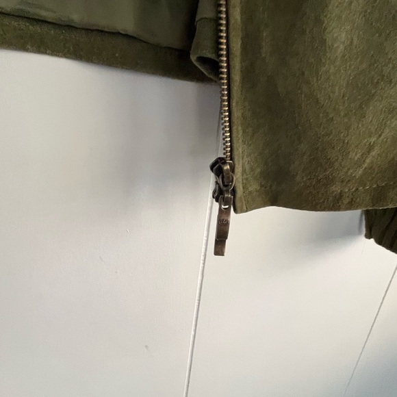 A.M.I. Olive Green Leather Jacket Texture Sleeves and Collar Size Large - Picture 10 of 16